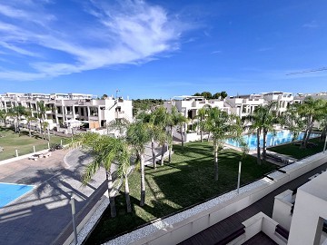 Exklusiv tak-bungalow med 3 sovrum i Los Balcones - Lotus Properties
