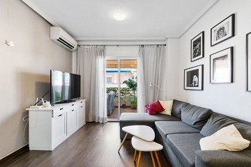 Renoverad Lägenhet med stor terrass och närhet till centrum - Lotus Properties