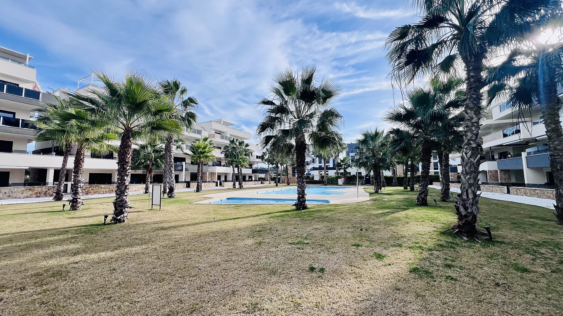 Modernt lyxigt lägenhetsboende i Amanecer IX – en oas av elegans, komfort och medelhavslivsstil. - Lotus Properties