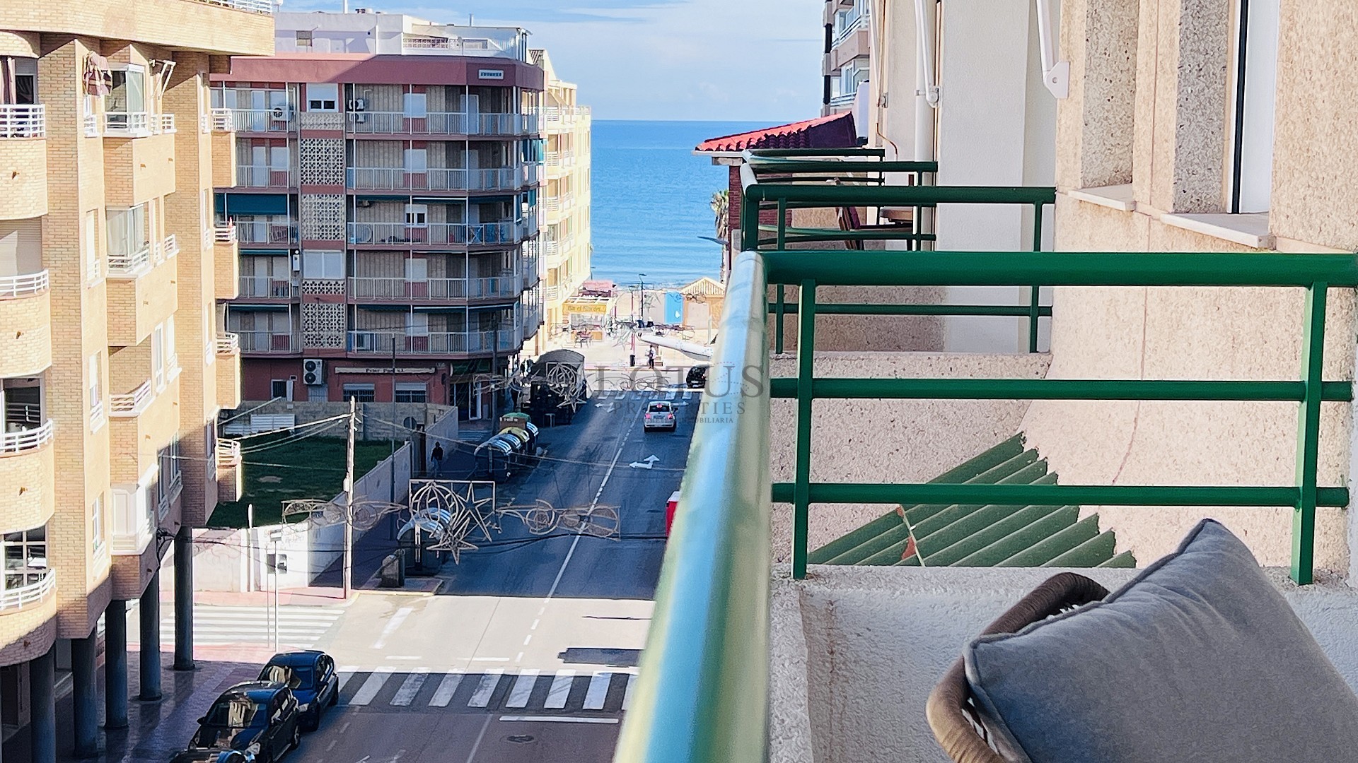 Stilren, renoverad bostad endast 140 meter från stranden i La Mata - Lotus Properties