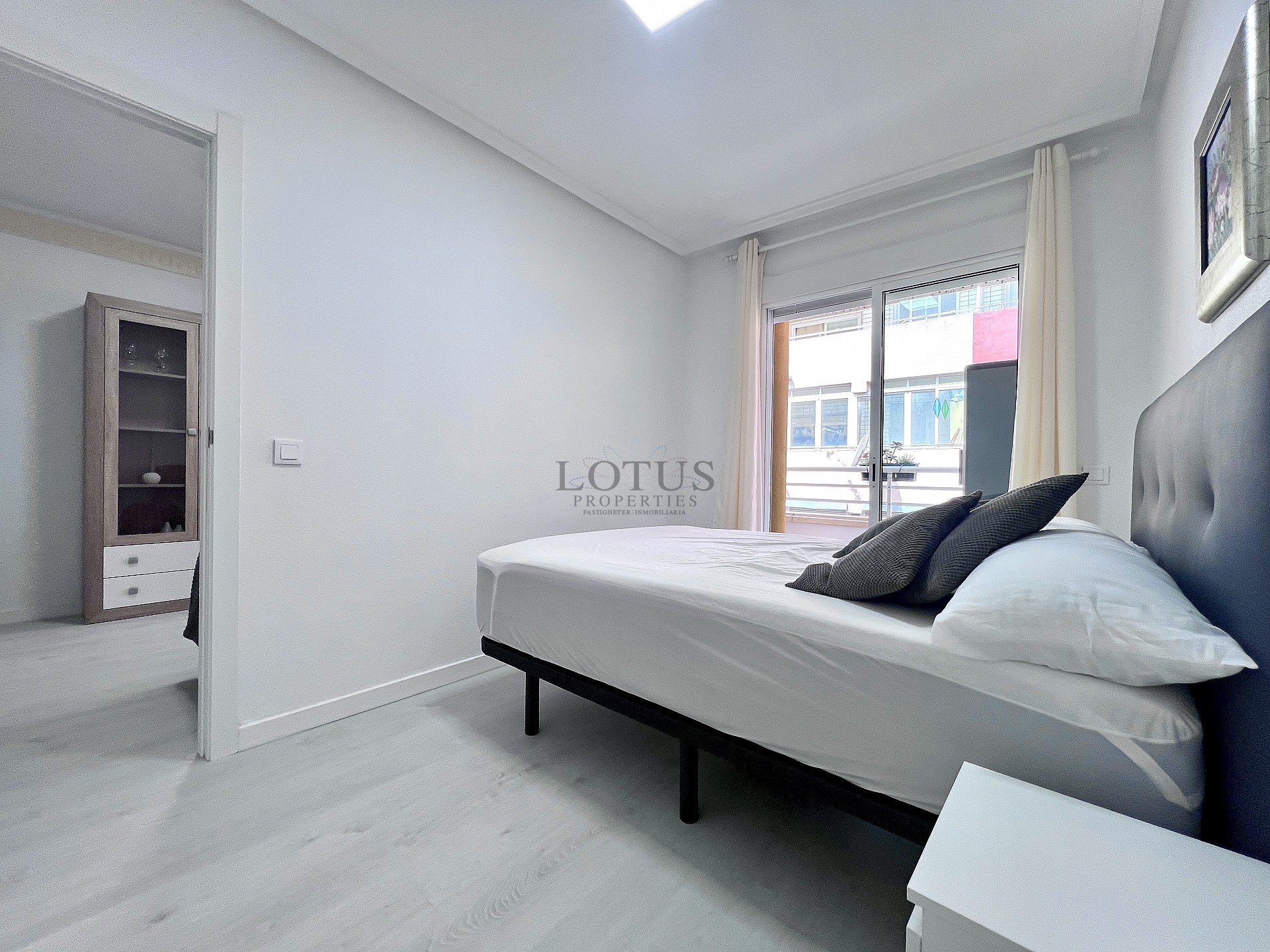 Lägenhet endast 60 meter från Playa de los Locos – Torrevieja - Lotus Properties