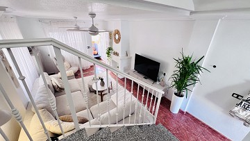 Charmigt radhus med tre sovrum och gemensam pool – nära allt du behöver! - Lotus Properties