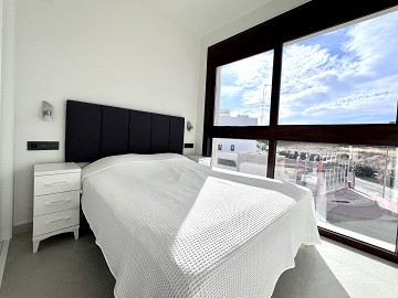 Exklusiv hörn tak-bungalow med 3 sovrum i Los Balcones - Lotus Properties