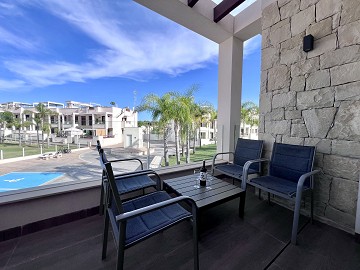 Exklusiv hörn tak-bungalow med 3 sovrum i Los Balcones - Lotus Properties